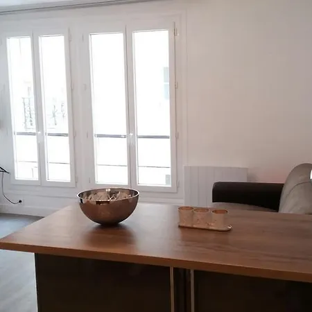 Apartment Marais 2
