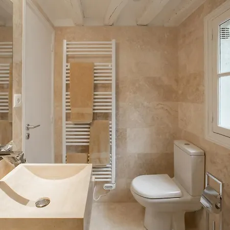 Apartment Marais 2